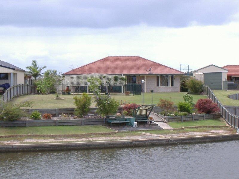 34 Bushlark Avenue, Eli Waters QLD 4655