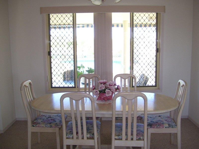 34 Bushlark Avenue, Eli Waters QLD 4655