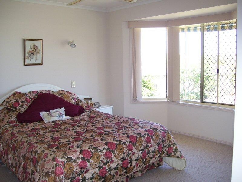 34 Bushlark Avenue, Eli Waters QLD 4655