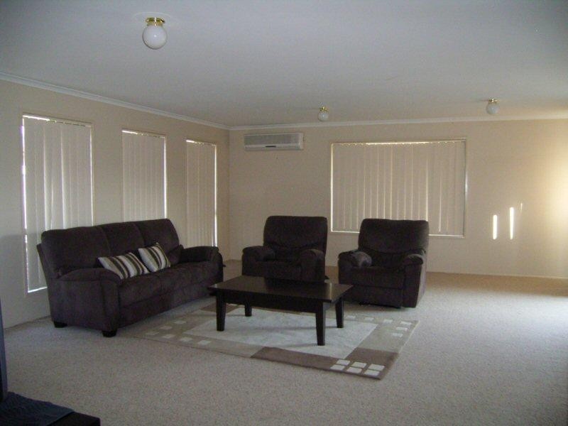 10 Chanak Close, Point Vernon QLD 4655