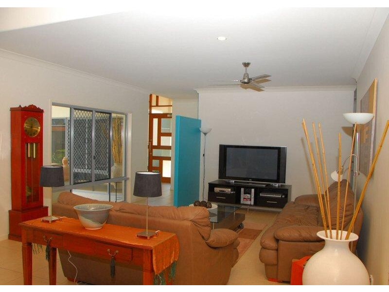 33 Ocean Park Drive, Dundowran Beach QLD 4655