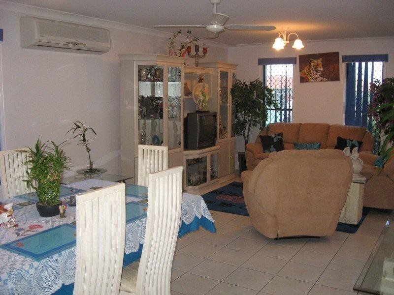 12 Surrey Court, Kawungan QLD 4655