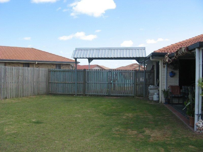 12 Surrey Court, Kawungan QLD 4655