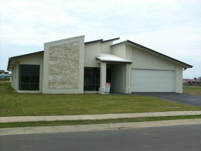 7 Bounty Court, Eli Waters QLD 4655