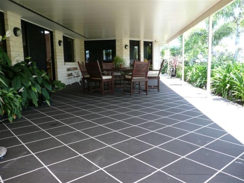 14 San Bromista Court, Urangan QLD 4655