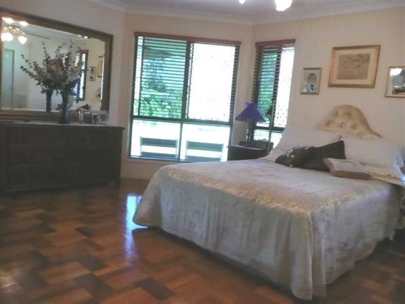 14 San Bromista Court, Urangan QLD 4655