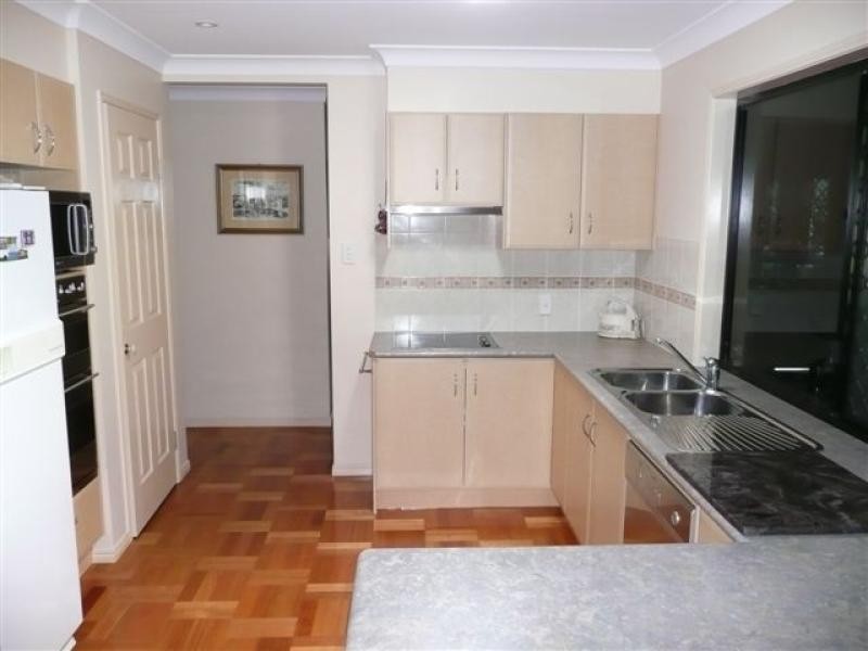 14 San Bromista Court, Urangan QLD 4655