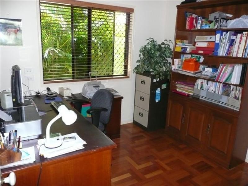 14 San Bromista Court, Urangan QLD 4655