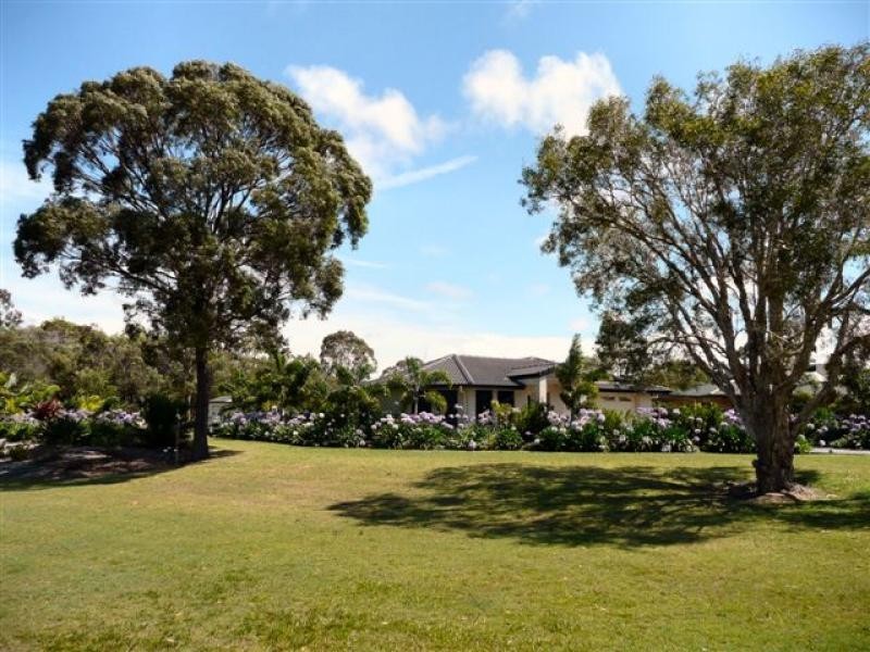14 San Bromista Court, Urangan QLD 4655