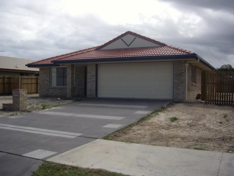 98 Wattle Street, Point Vernon QLD 4655