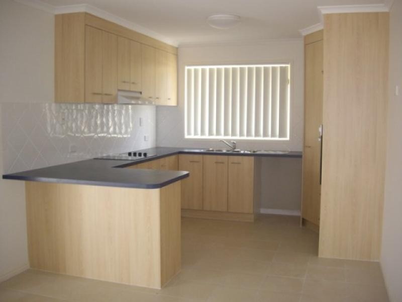 98 Wattle Street, Point Vernon QLD 4655