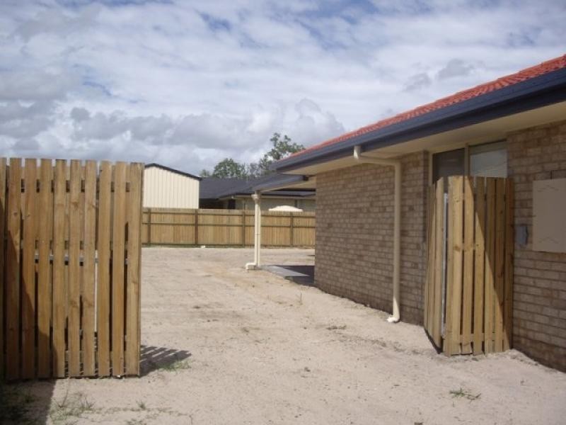 98 Wattle Street, Point Vernon QLD 4655