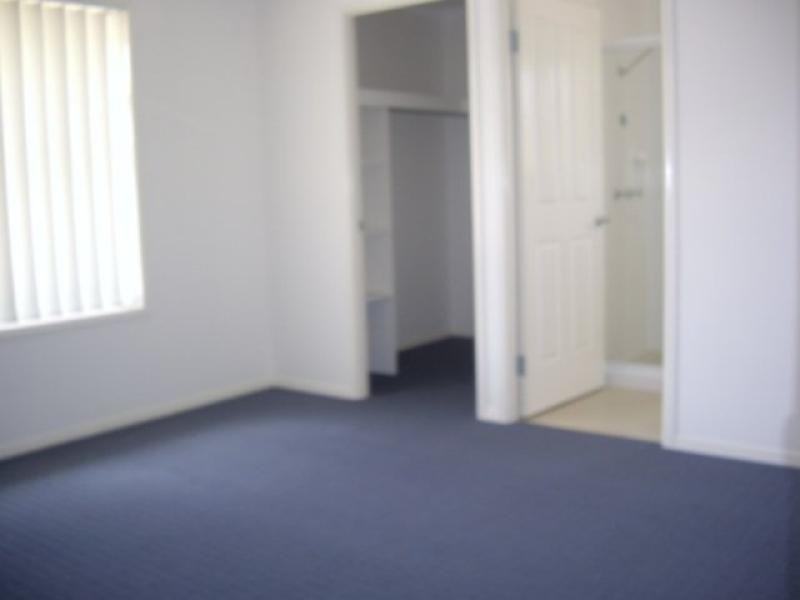 98 Wattle Street, Point Vernon QLD 4655