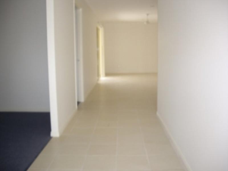 98 Wattle Street, Point Vernon QLD 4655