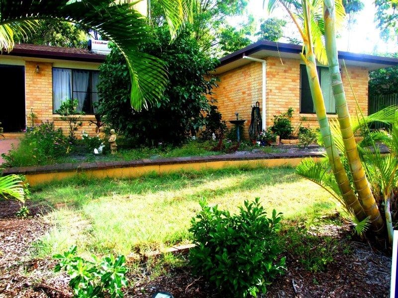 88 Lauren Street, Urangan QLD 4655