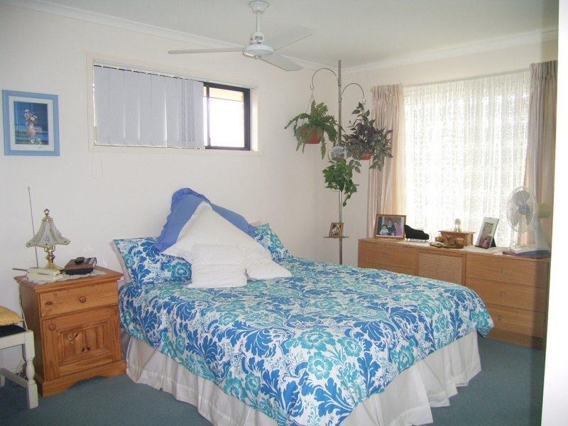 16 Kestrel Court, Eli Waters QLD 4655