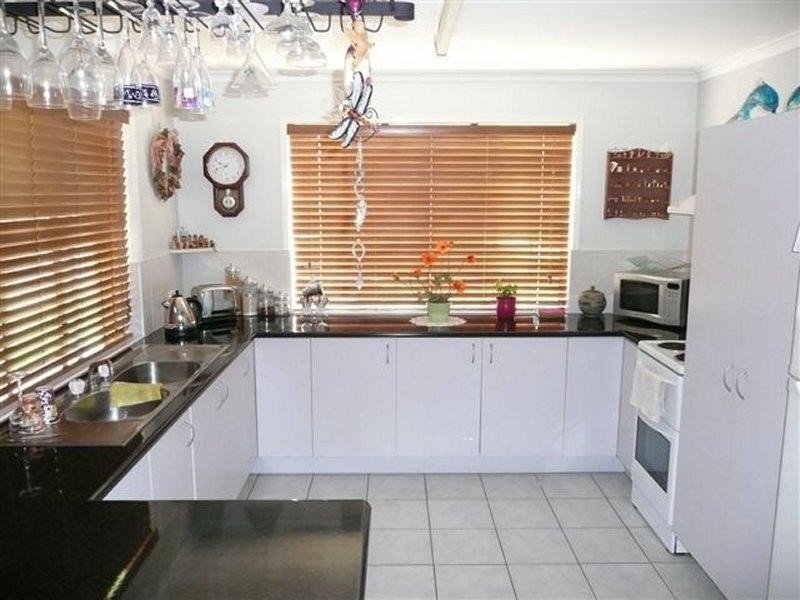 27 Miller Street, Urangan QLD 4655