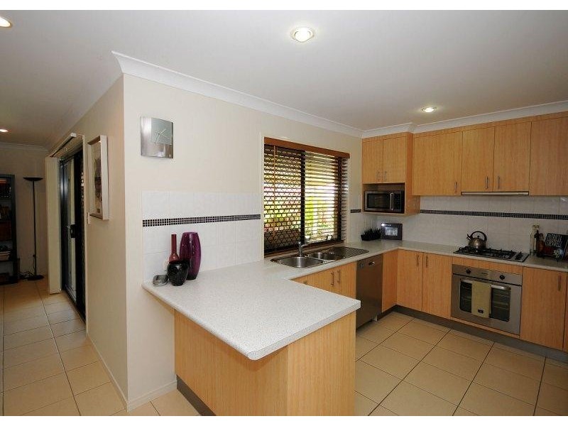 11 Red Gum Court, Urraween QLD 4655