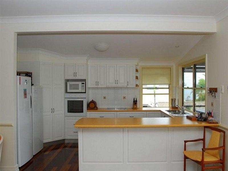 4 Kelly Street, Point Vernon QLD 4655