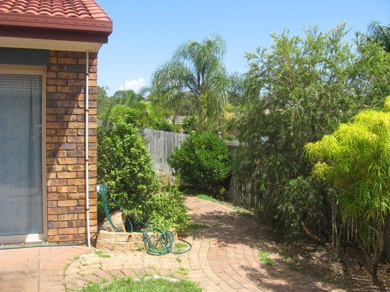 4 Woodland Close, Torquay QLD 4655
