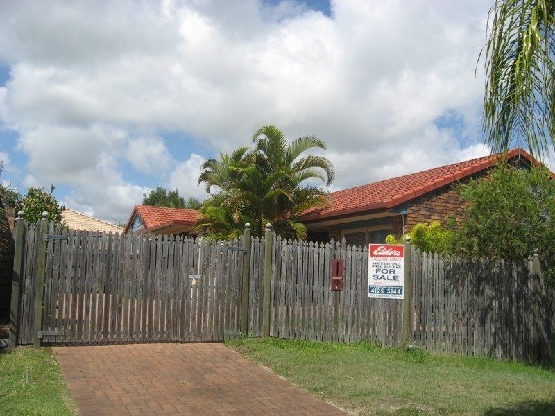 4 Woodland Close, Torquay QLD 4655