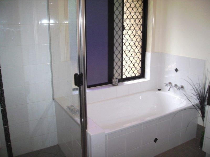 4 Jasmine Court, Dundowran Beach QLD 4655