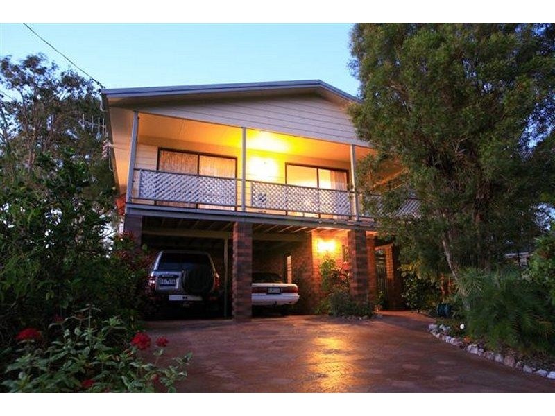 19 Banksia Street, Point Vernon QLD 4655