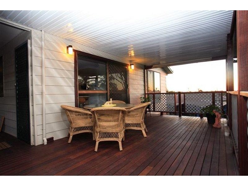 19 Banksia Street, Point Vernon QLD 4655