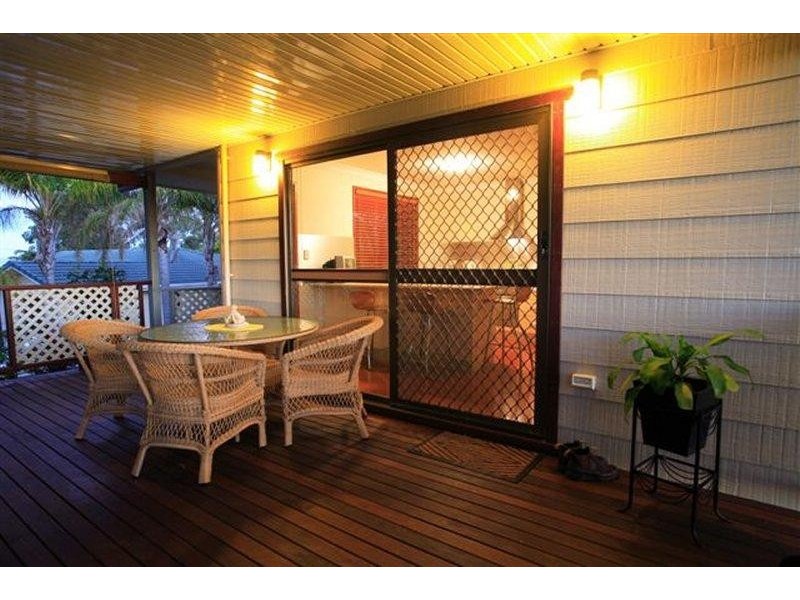 19 Banksia Street, Point Vernon QLD 4655