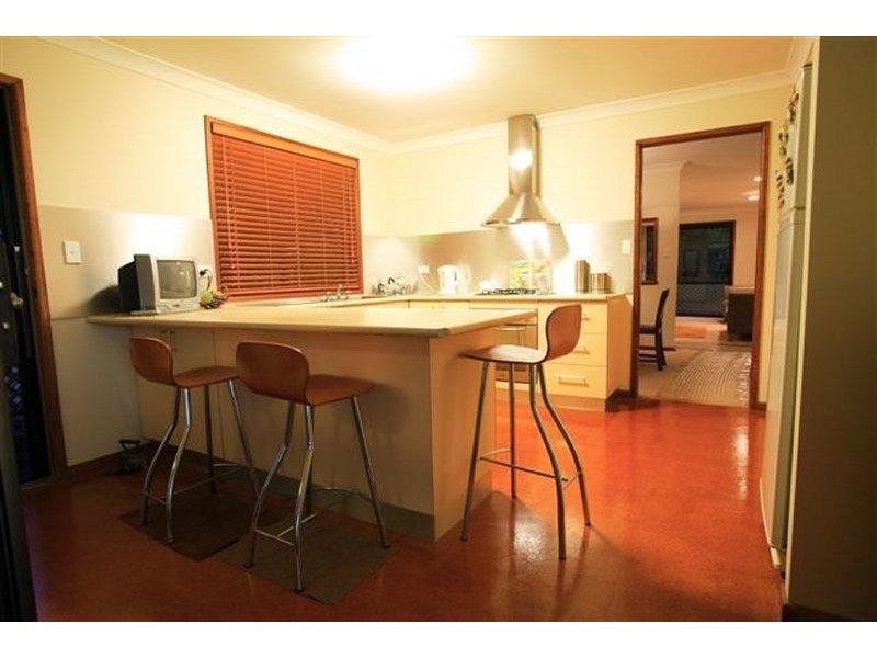 19 Banksia Street, Point Vernon QLD 4655