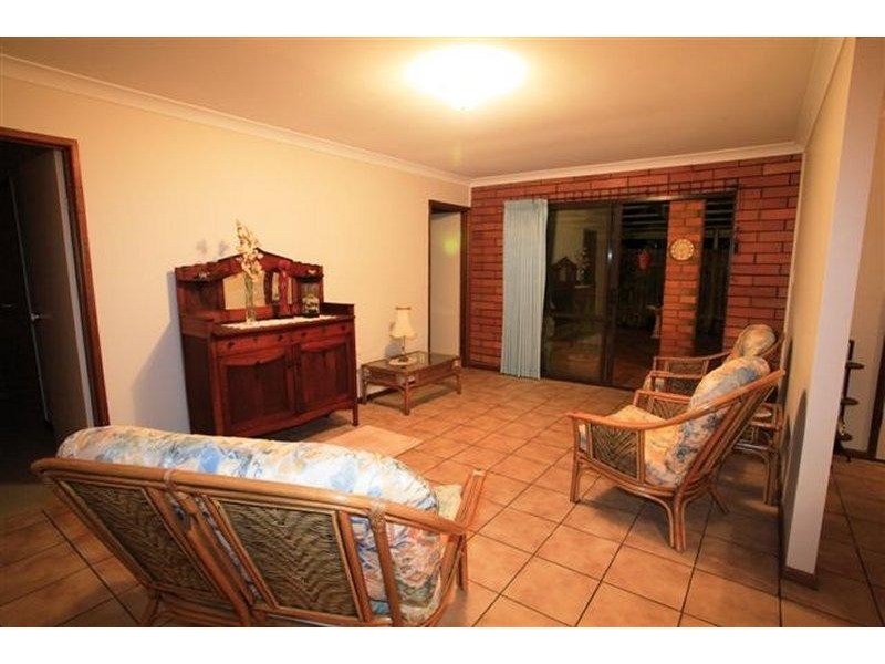 19 Banksia Street, Point Vernon QLD 4655