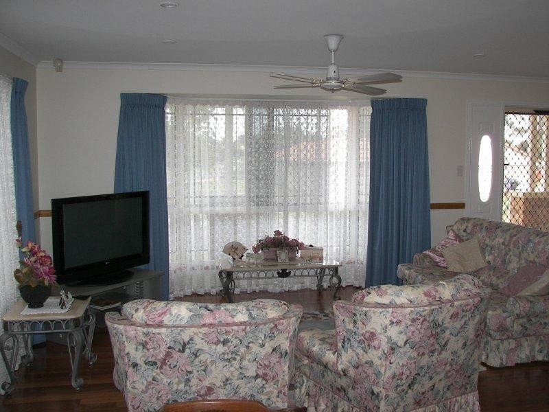 31 Bowerbird Avenue, Eli Waters QLD 4655