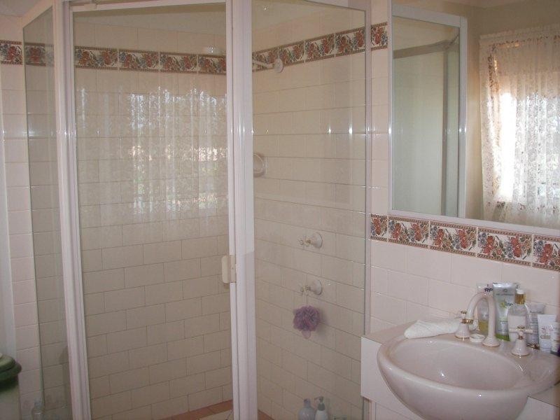 31 Bowerbird Avenue, Eli Waters QLD 4655