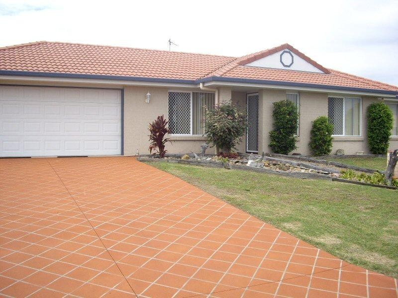 1 Sirius Court, Eli Waters QLD 4655