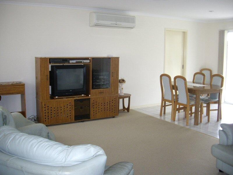 1 Sirius Court, Eli Waters QLD 4655