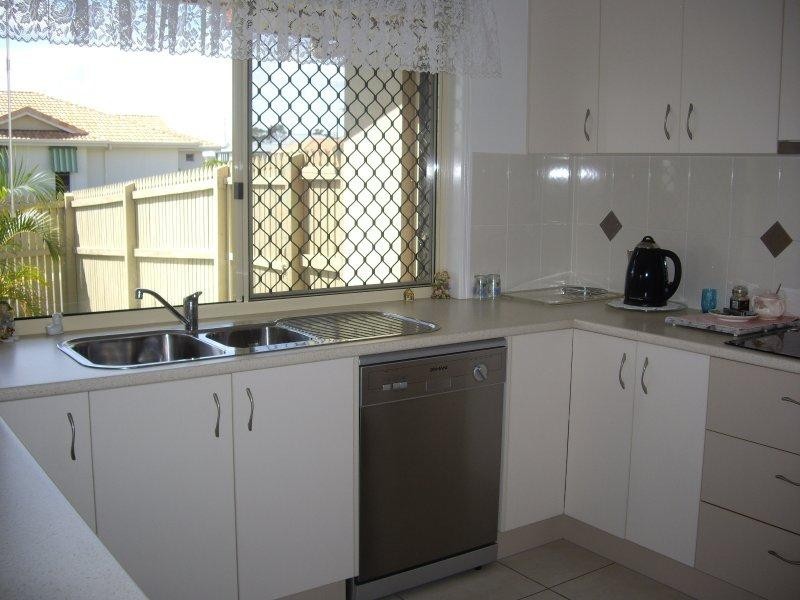 2 Belgrave Way, Urraween QLD 4655