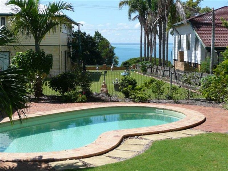 202 Long Street, Eli Waters QLD 4655