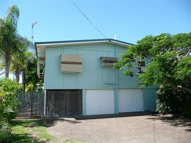 202 Long Street, Eli Waters QLD 4655