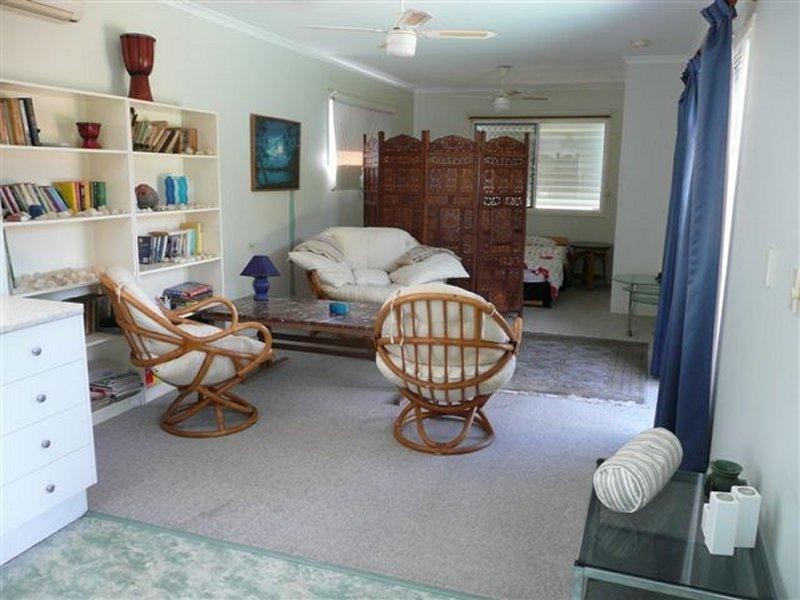 202 Long Street, Eli Waters QLD 4655