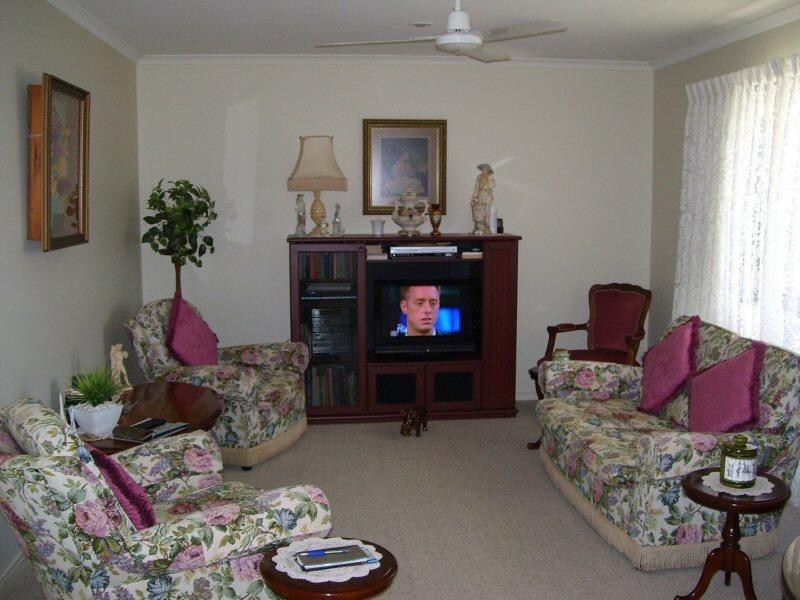 Unit 2/62 Pembridge Circuit, Urraween QLD 4655