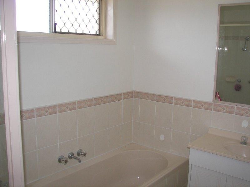 95 North Street, Point Vernon QLD 4655