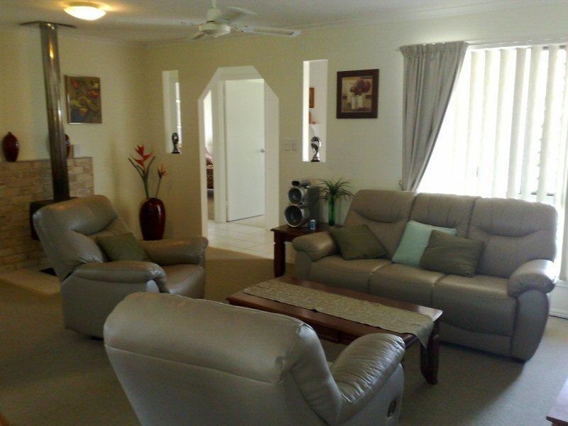 73 North Street, Point Vernon QLD 4655