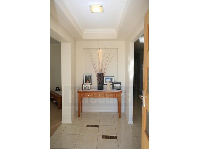 4 Mermaid Court, Eli Waters QLD 4655