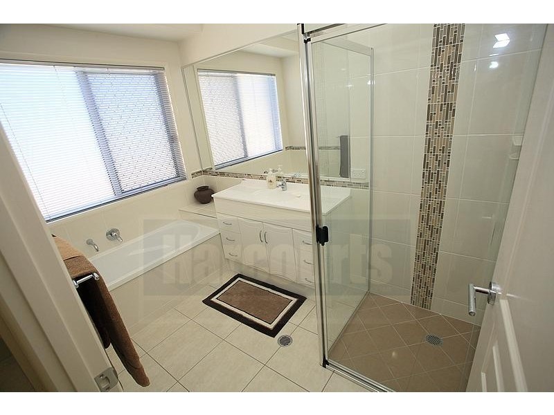 4 Mermaid Court, Eli Waters QLD 4655