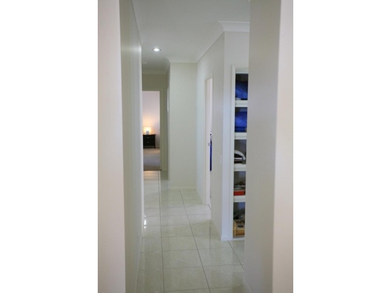 4 Mermaid Court, Eli Waters QLD 4655