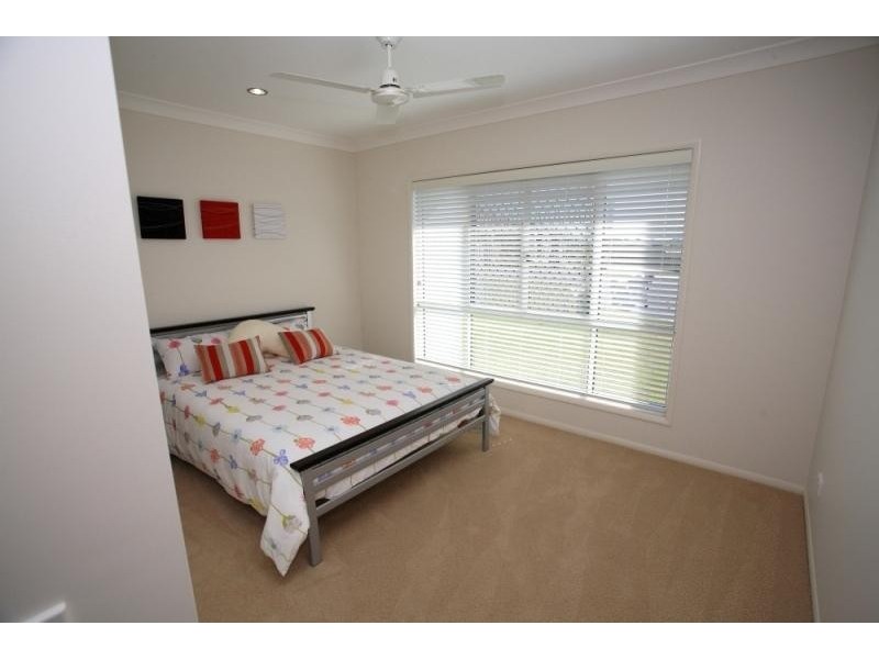 4 Mermaid Court, Eli Waters QLD 4655