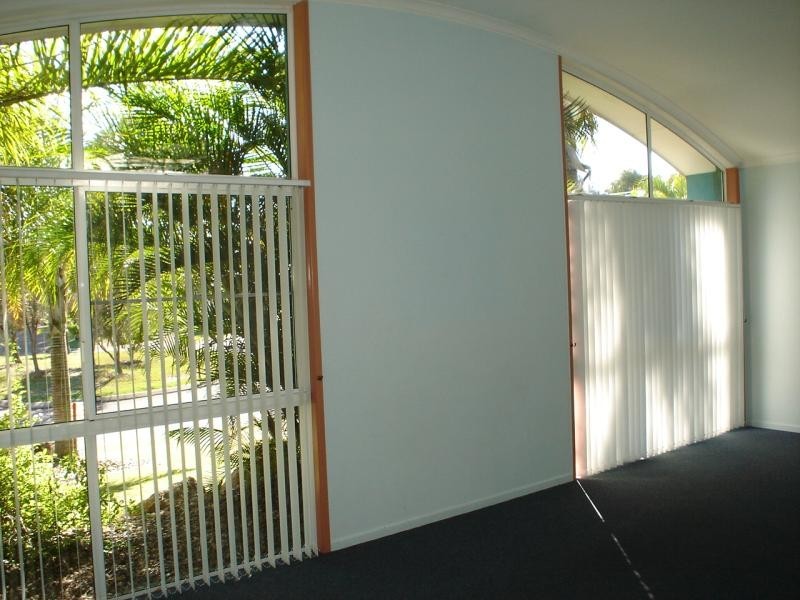9 Whimbrel Grove, Eli Waters QLD 4655