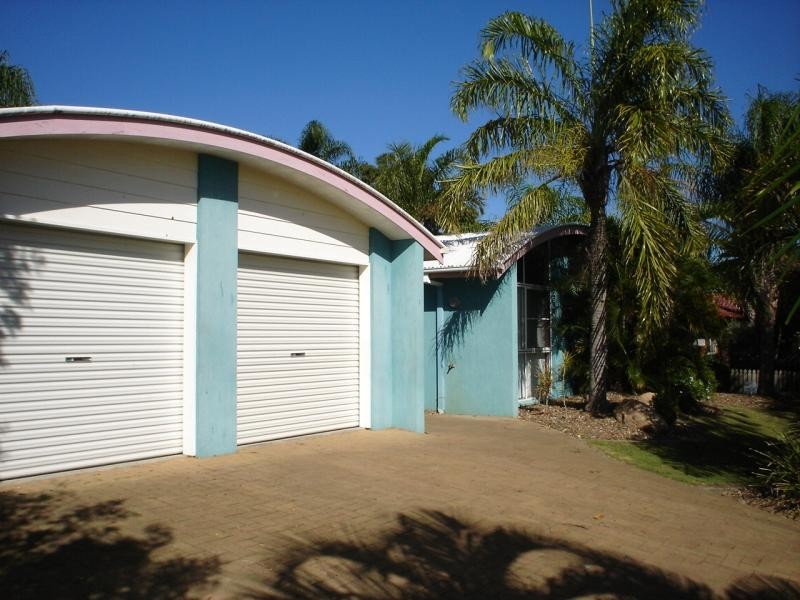 9 Whimbrel Grove, Eli Waters QLD 4655