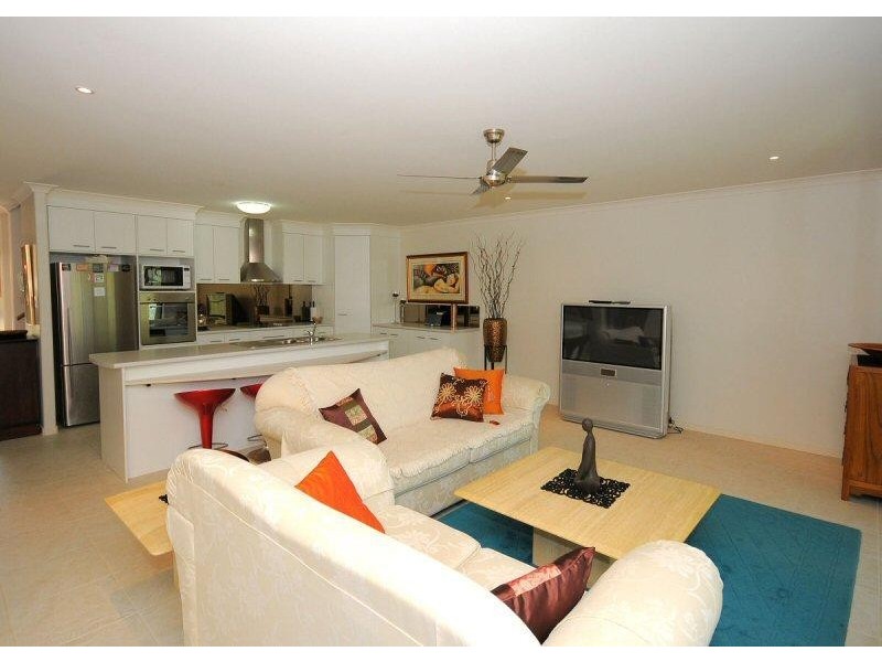 Unit 13/2 Barnstaple Street, Torquay QLD 4655