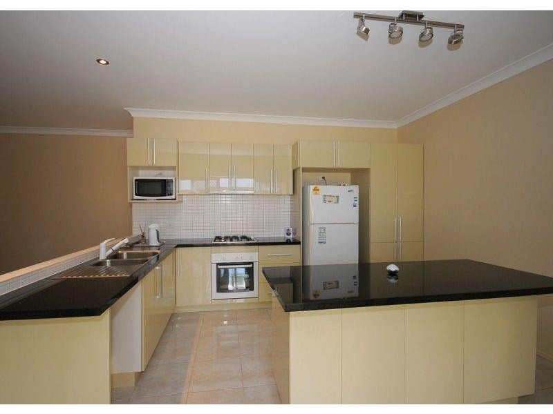 8 Stringybark Drive, Urangan QLD 4655